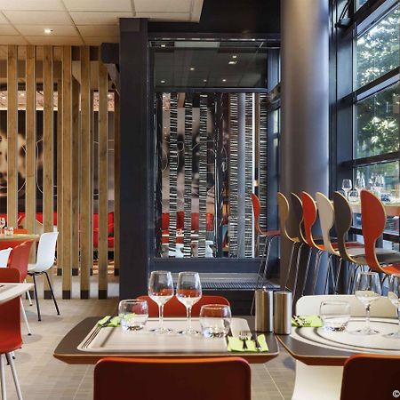 Ibis Paris Porte De Clichy Centre Exterior foto