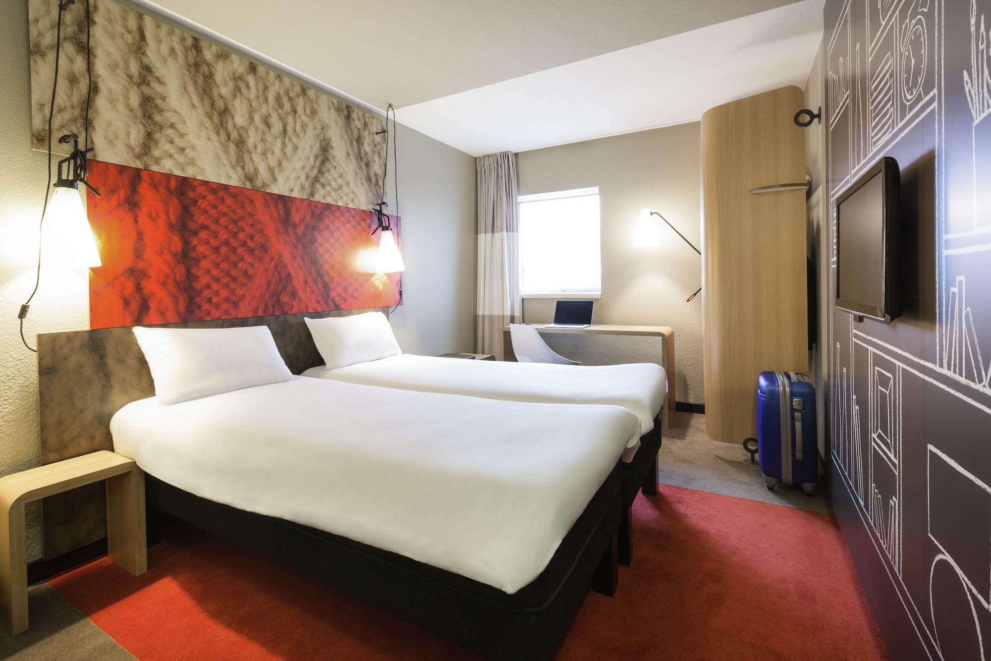 Ibis Paris Porte De Clichy Centre Exterior foto